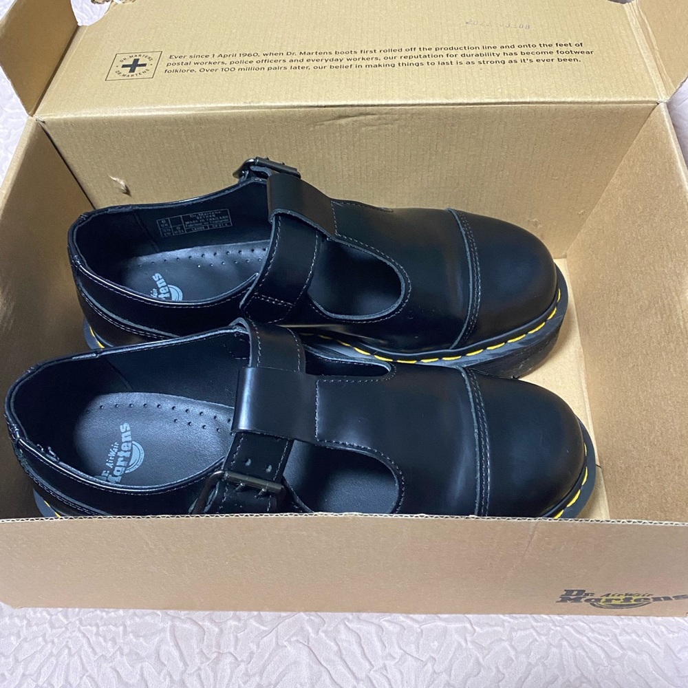 WOMEN BETHAN DR. MARTEN PLATFORM